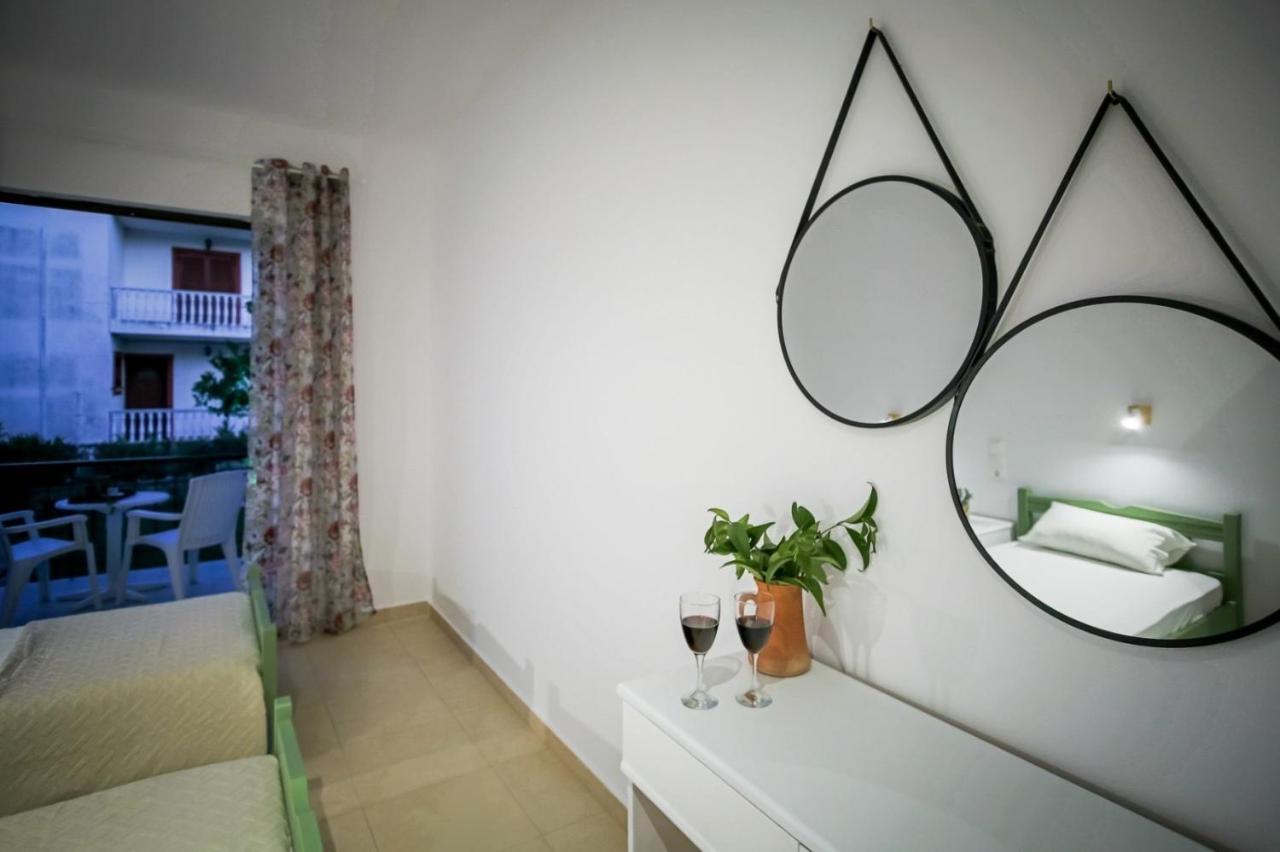 Christina Studios Laganas Buitenkant foto